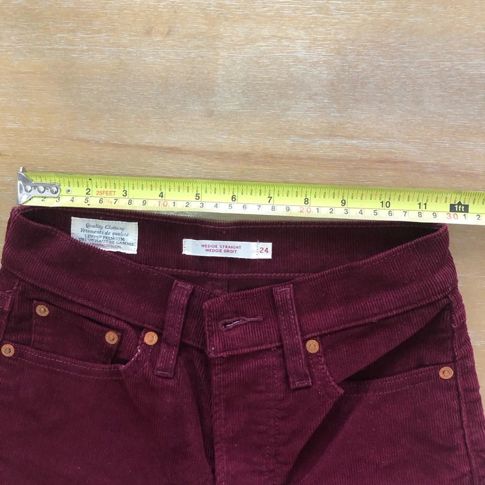 Levi's Corduroy Pants Womens Size 24 Wedgie Straight Burgundy Red Button Fly - Picture 9 of 14